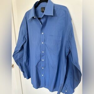 Jos A Bank Mens dress shirt in size 16.5/ 36 sleeve in the travelers collection